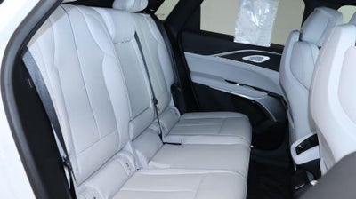 2024 Cadillac LYRIQ Luxury 2