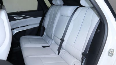 2024 Cadillac LYRIQ Luxury 2