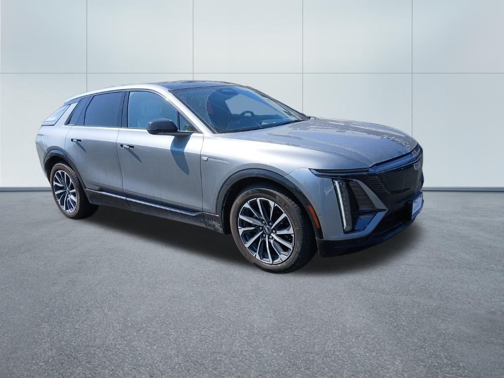 2024 Cadillac LYRIQ Sport 2