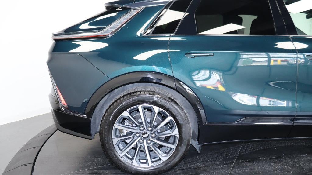2024 Cadillac LYRIQ Sport 2