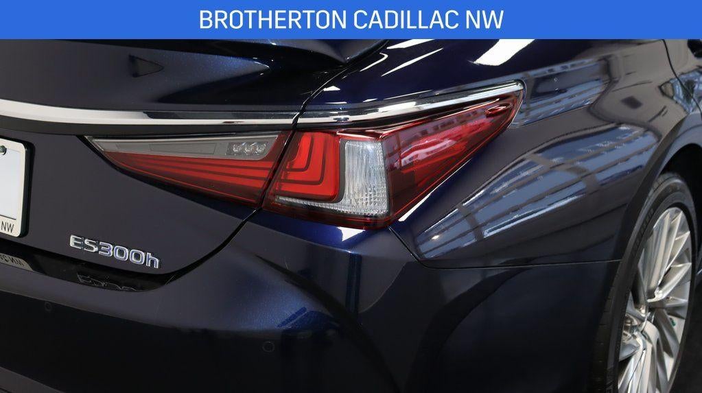 2020 Lexus ES 300h Luxury