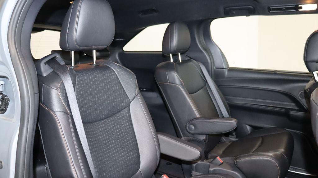 2025 Toyota Sienna Woodland Edition