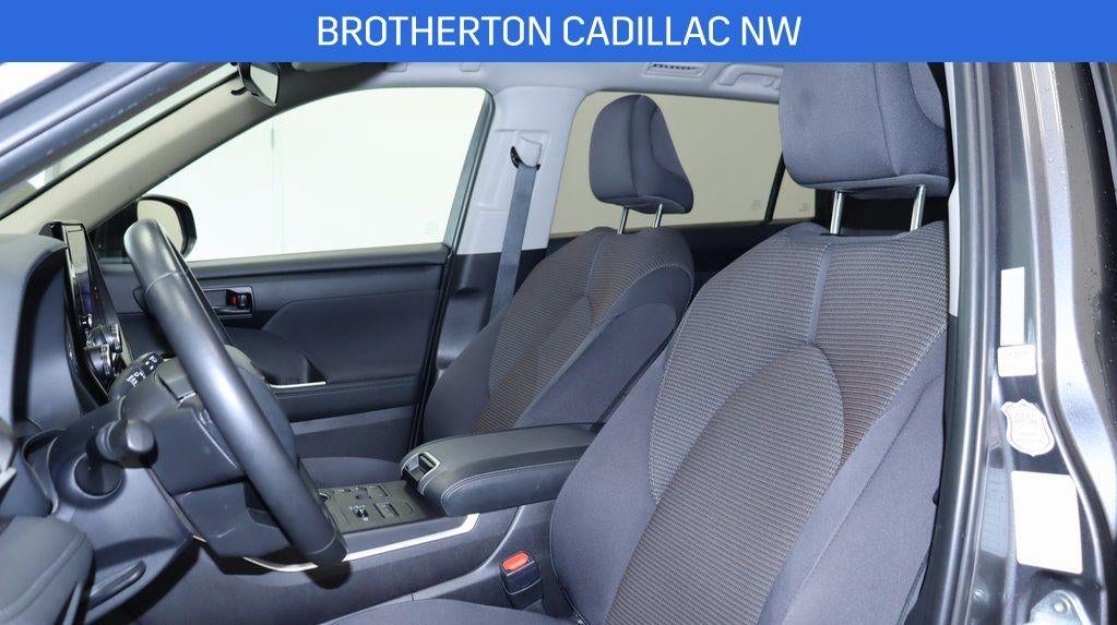 2024 Toyota Highlander LE