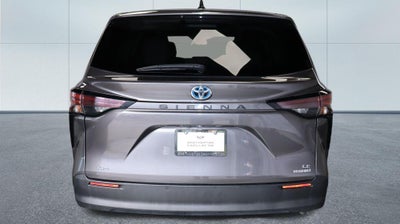2023 Toyota Sienna LE