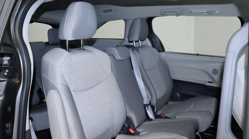2023 Toyota Sienna LE