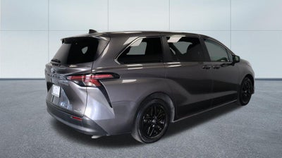 2023 Toyota Sienna LE
