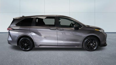 2023 Toyota Sienna LE