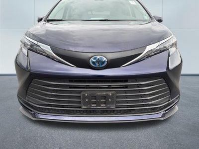 2024 Toyota Sienna LE AWD