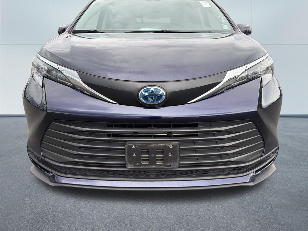 2024 Toyota Sienna LE AWD