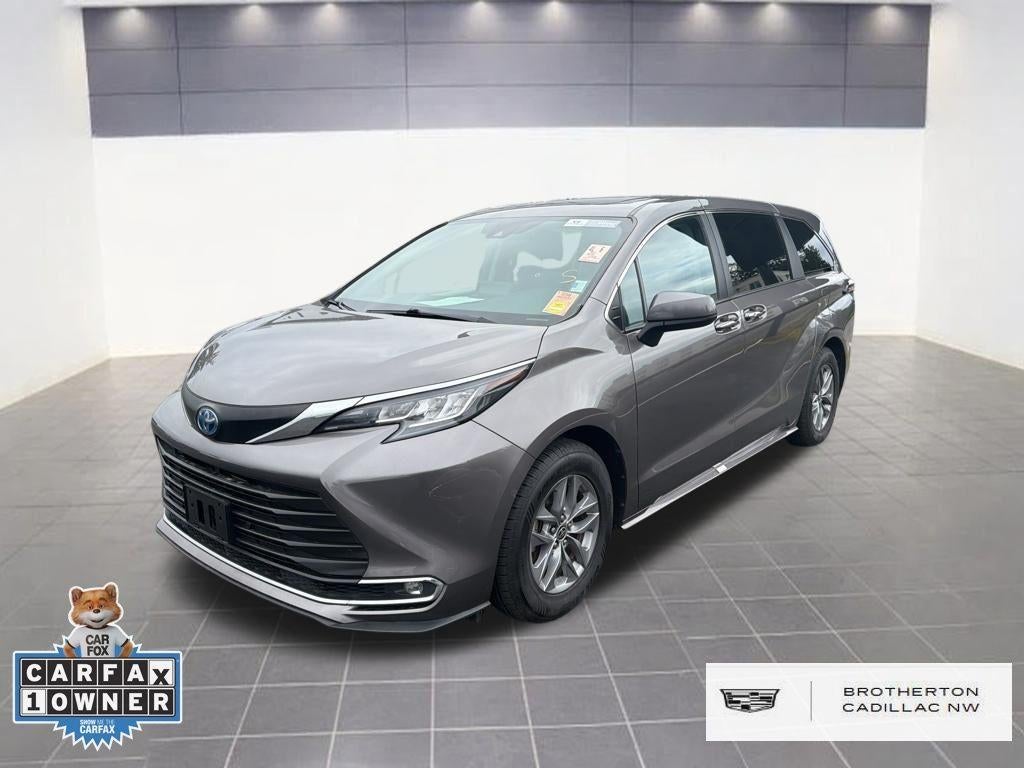 2022 Toyota Sienna XLE