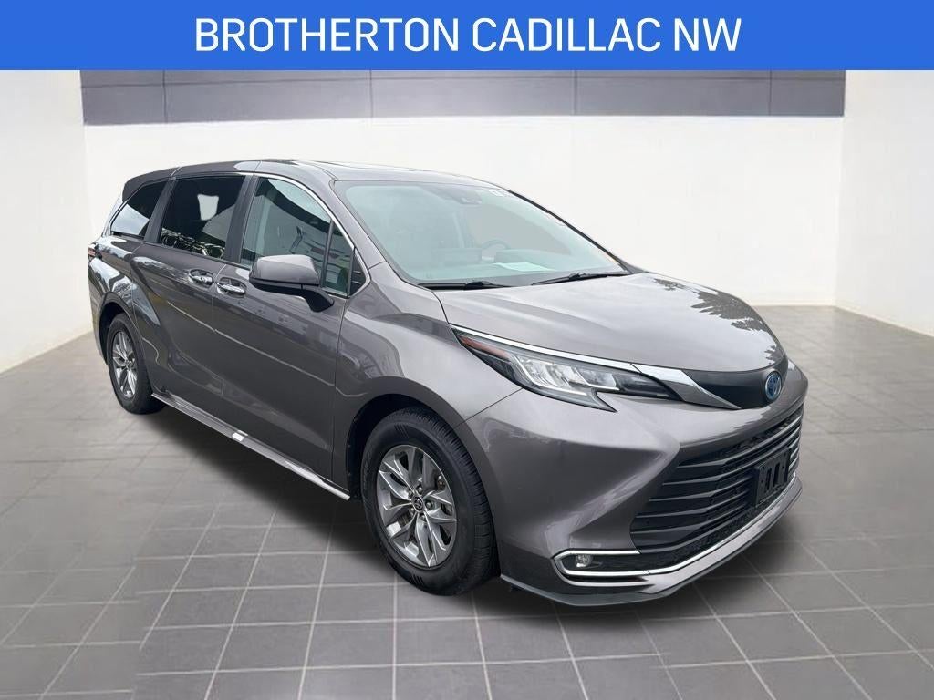 2022 Toyota Sienna XLE