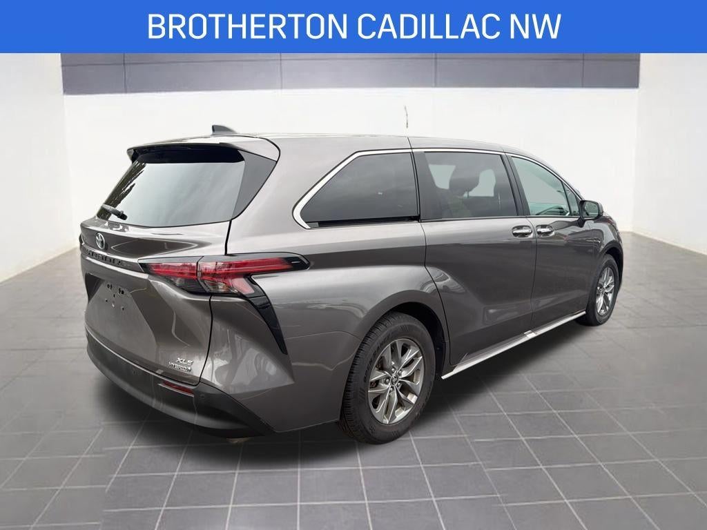 2022 Toyota Sienna XLE