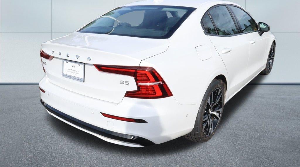 2024 Volvo S60 B5 Plus Dark Theme