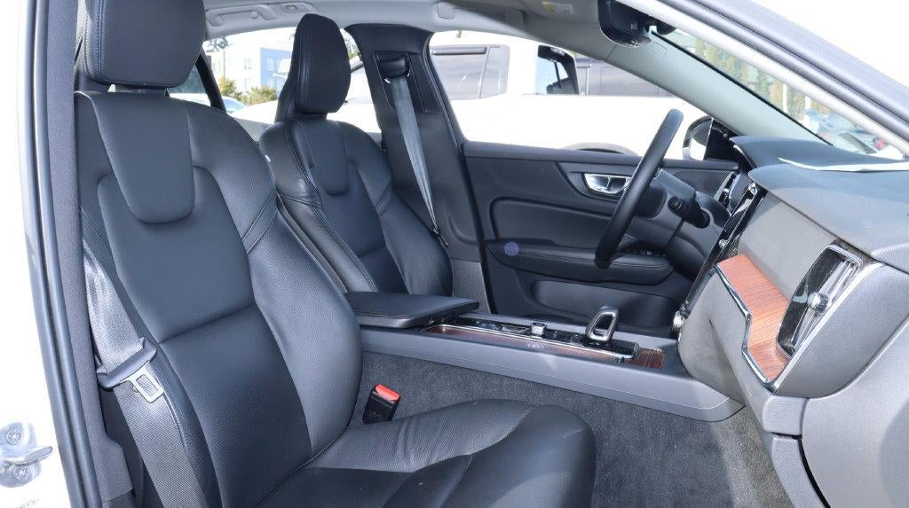 2024 Volvo S60 B5 Plus Dark Theme