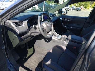 2023 Toyota RAV4 SE