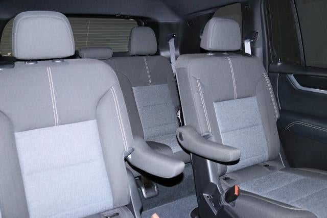 2025 GMC Acadia Base