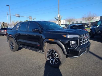 2025 GMC Canyon 4WD AT4