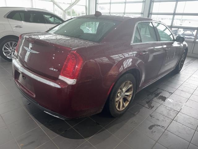 2015 Chrysler 300 Base