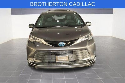 2025 Toyota Sienna Platinum