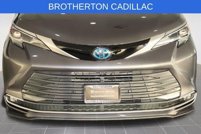 2025 Toyota Sienna Platinum