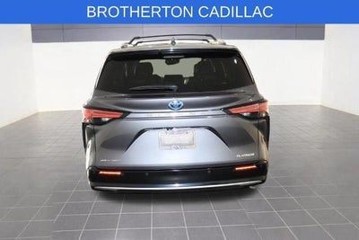 2025 Toyota Sienna Platinum