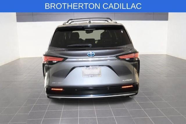2025 Toyota Sienna Platinum
