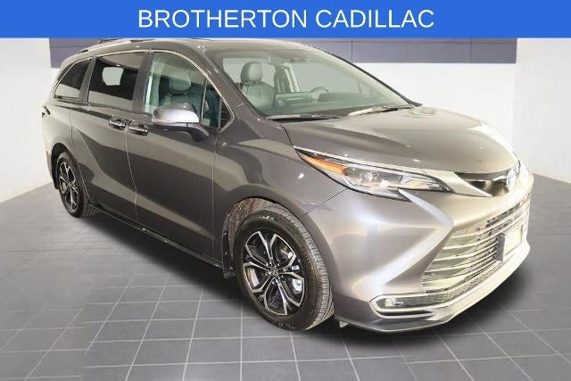 2025 Toyota Sienna Platinum