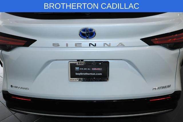 2025 Toyota Sienna Platinum