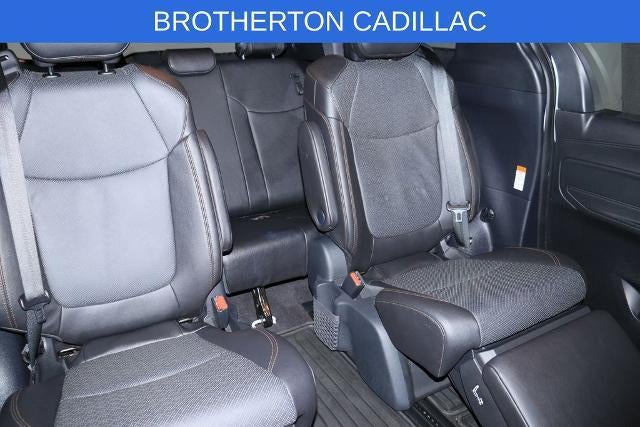 2025 Toyota Sienna Platinum