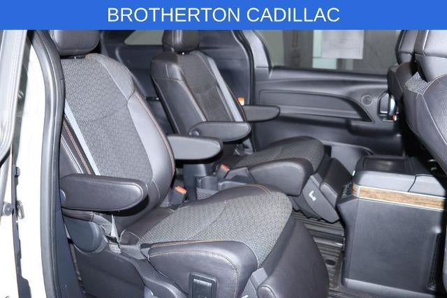 2025 Toyota Sienna Platinum