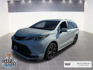 2025 Toyota Sienna Platinum