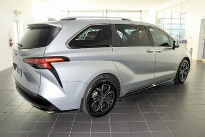 2025 Toyota Sienna Platinum