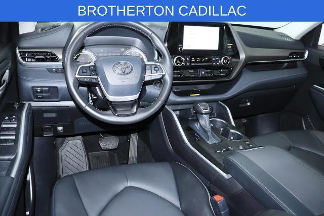 2025 Toyota Highlander Hybrid XLE
