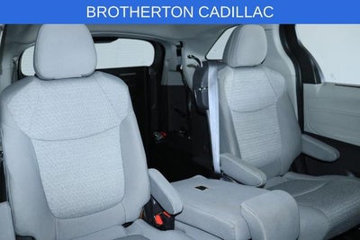 2022 Toyota Sienna LE