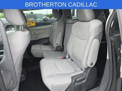 2022 Toyota Sienna LE