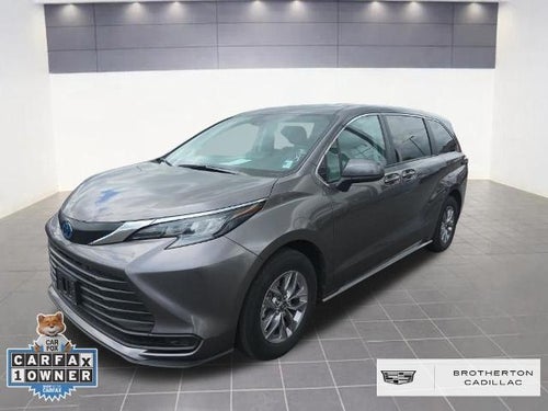 2024 Toyota Sienna LE