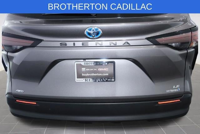 2024 Toyota Sienna LE