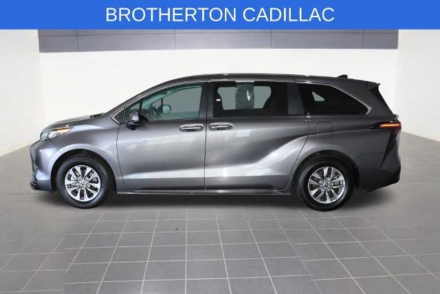 2024 Toyota Sienna LE