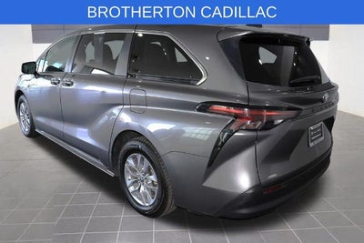 2024 Toyota Sienna LE