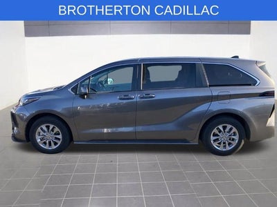 2024 Toyota Sienna LE