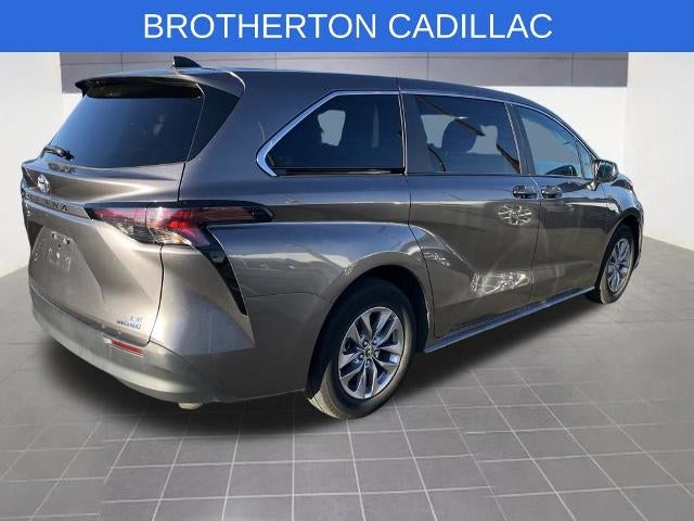 2024 Toyota Sienna LE
