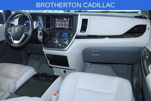 2020 Toyota Sienna XLE Auto Access Seat