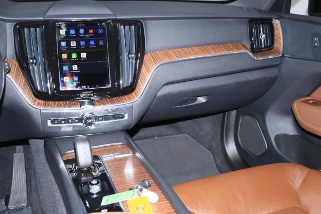 2022 Volvo XC60 Momentum