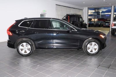 2022 Volvo XC60 Momentum